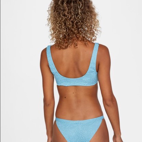 RVCA || NWT Run Wild Scoop Neck Bralette Top - Picture 4 of 5